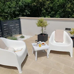 https://apartments-oleander-lovrecica.in-istria.net
